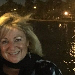 Meet your Posher, Debbie